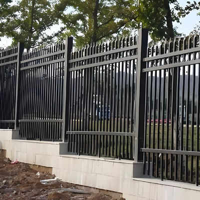 Customized Color Backyard Tubular Picket Fence For Residential Space