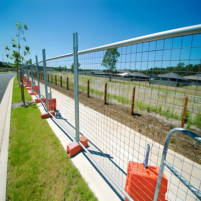 Portable 2.4m Metal Temporary Fence Anti-Corrosion Solution for Parking Zones & Public Safety