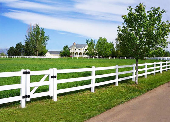 Clôture pour chevaux en PVC robuste et écologique à 4 rails, résistante aux UV